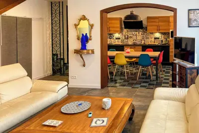 Image de Maison Tarbes ville standing, 7 chbres, 5 salles de bain, parking privé fermé