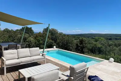 Image de Rare! Maison en Bois + Bungalow indépendant, avec piscine vue exceptionnelle