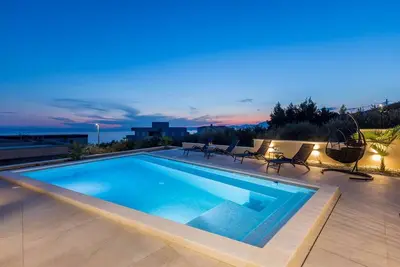 Image de Villa de Luxe - RoMa 1 et 2 avec deux piscines d'eau salée chauffées pres de la mer