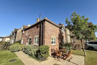 Image de Stunning Coastal Cottage - Sleeping 6 in 3 Bedrooms - Pool and Beach Access Included.