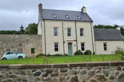 Image de The Farmhouse at Solsgirth Home Farm - sleeps 10 guests in 4 bedrooms