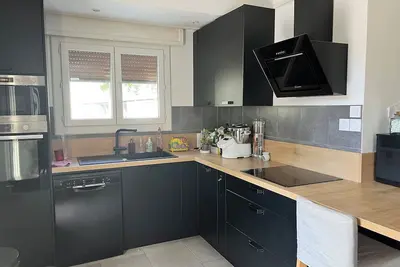 Image de Appartement 3 chambres, rez-de-jardin, au centre-ville d’Hyeres, très au calme.