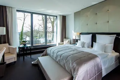 Image de Parkresidenz Deluxe mit Balkon Inkl. Frühstück - Relais & Châteaux Hotel Burg Schwarzenstein