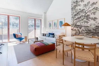 Image de Artsy 3bdr Duplex by LovelyStay