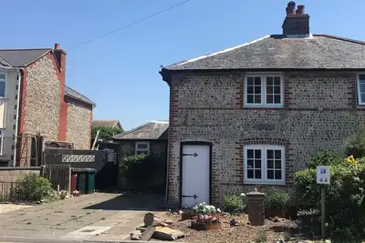 Image de Late 18th Century cottage 250m from the sea