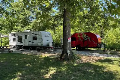 Image de Cozy Riverside 2-bedroom Rv in Charming Burton Ohio