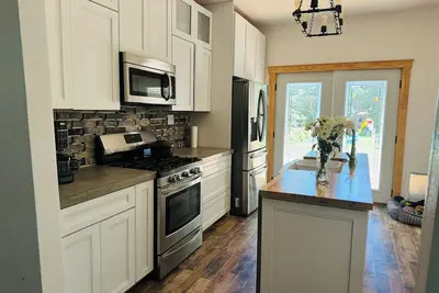 Image de Charming newly renovated 3-bedroom house in adorable Atlantic neighborhood