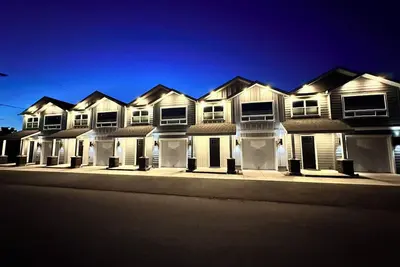 Cozy 3br Townhome - Walk anywhere in Joseph! (A)