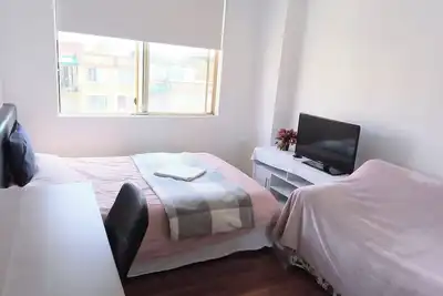 Image de Darling Harbour 3 quiet Rooms apartment. firework view.