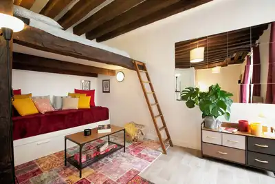 Image de Typical Parisian Apartment next to Place des Vosges - Fb17b