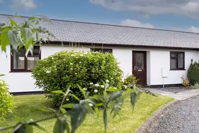 Image de Dog-Friendly, Cosy, Secluded Retreat, Conveniently Located Near the Coast