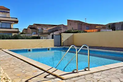 Image de Dans résidence avec piscine