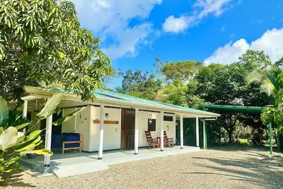 Spacious rental home on the outskirts of Puerto Jimenez with WiFi, Ac & garden