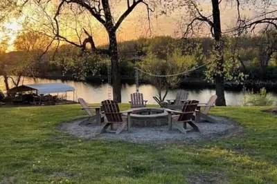 Image de Secluded 6 bed, 2 full bath Lodge with everything you need for a wonderful stay.