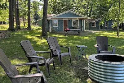 Image de Maple Cottage - Lakefront on Thayer Lake in Alden with WiFi, Ac