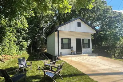 Cozy 1-bedroom Tiny House with WiFi, Ac in beautiful Somerset