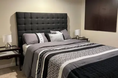 Image de Furnished Basement in Nw Calgary
