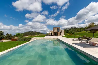 Image de Maison de vacances privée avec Wifi, bain à remous, climatisation, piscine, patio