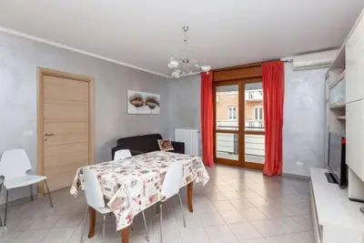 Comfy cozy apartment close to Metro