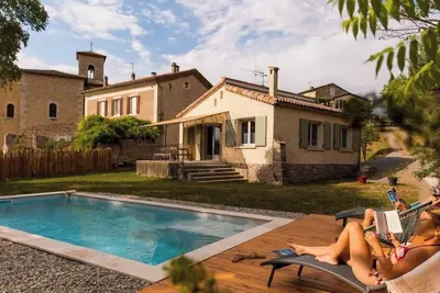 Image de Charmante maison avec sa piscine privée au calme en Ardèche Sud