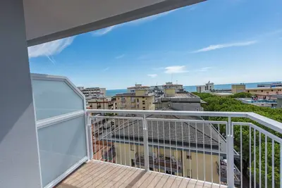 Image de Appartement spacieux avec terrasse vue mer - Beahost