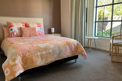 5 Star Beachside Brighton- 3bed 1. 5bath - easy access to surf, city & vines