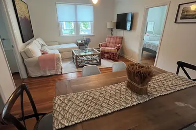 Image de Cozy 3-bedroom cottage in private, pristine lake community-30 miles from Nyc!