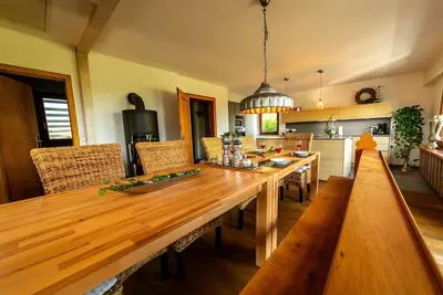 Image de Landhaus am Silberberg, Ferienhaus im GrĂĽnen mit Sauna, Kamin und GroĂźen Garten