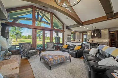 Image de Golf Course Escape with Hot Tub, Arcade & Patio