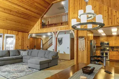 Image de Blissful Chalet, Hot Tub & Pet friendly in Crestline