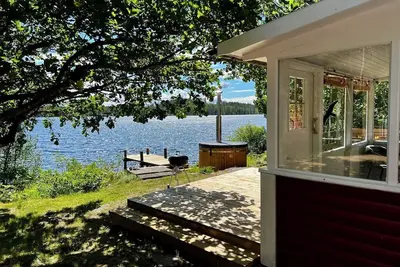 Image de Ferien Direkt am See mit Sauna, Badetonne, Boot und Eigenem Steg Kpl. Saniert