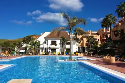Image de Luxury complex 2 bed apartment with 5 pools and close to beaches, marina & golf
