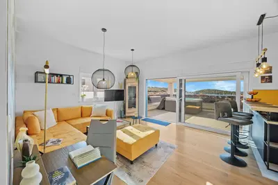 Image de 4-star penthouse, terrace & private whirlpool, balcony, Ac, WiFi, parking