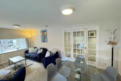 Image de A house that sleeps 6 guests in 3 bedrooms