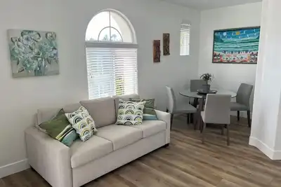 Image de Walk to the beach from our Sunny Surfside Casita in Carlsbad!