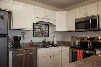 Image de Newly Renovated Cozy Condo in Midtown Crossing
