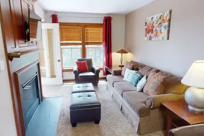 Image de Updated 1br in Allegheny - close to everything! by RedAwning