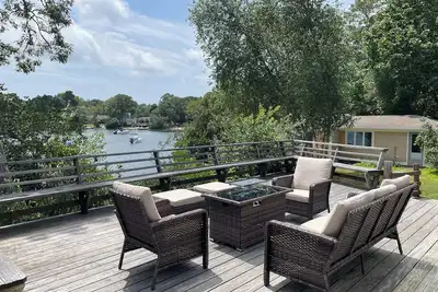 Image de Cape Cod lake house with private beach on Lake Wequaquet