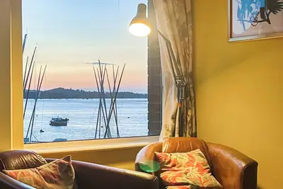 Image de 4 chambres à coucher à Exmouth