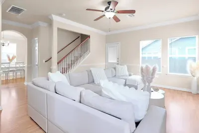 Image de Spacious Home-Queen Suite-Game Room-Movie Room