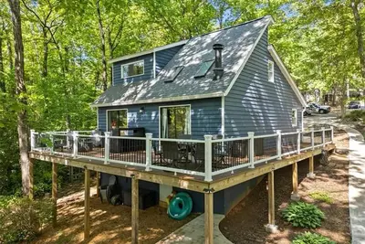 Image de Lake Hartwell house, family friendly near Clemson.