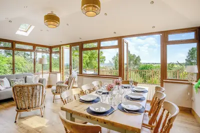 Image de 4 bedroom accommodation in Llanelli