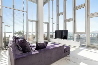 Image de Penthouse With The Best Views!
