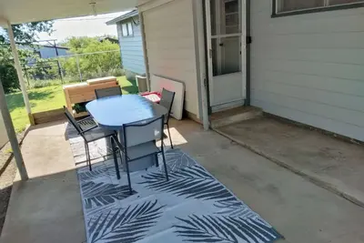 Image de Charming 3-bedroom house with WiFi, Ac in Seymour close to famous museum.