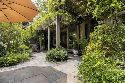 Image de 4-bedroom house in Shelter Harbor w/ private access to pristine Weekapaug Beach