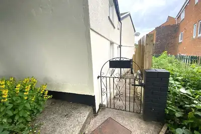 Image de A unique and stylish getaway cottage. Short stroll to Cyfarthfa Park/Castle.