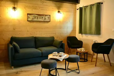 Image de Appartement 'L'épicéa - Piscine Et Spa' avec vue montagne, piscine partagée et Wi-Fi