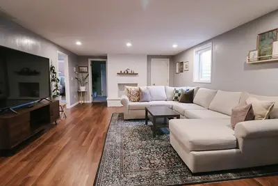 Image de French Cottage Inspired Basement Apartment 15 From Downtown Boise
