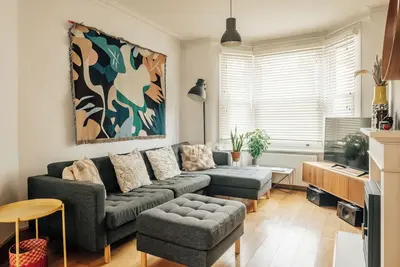 Image de Stylish Home with Sunny Garden