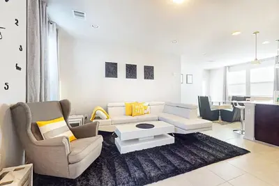 Image de New Built Modern & Stylish Retreat Near Downtown